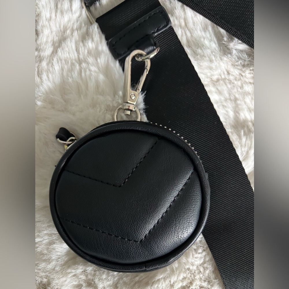 Steve Madden Black Quilted Crossbody Bag with Coin Pouch - Picture 3 of 6